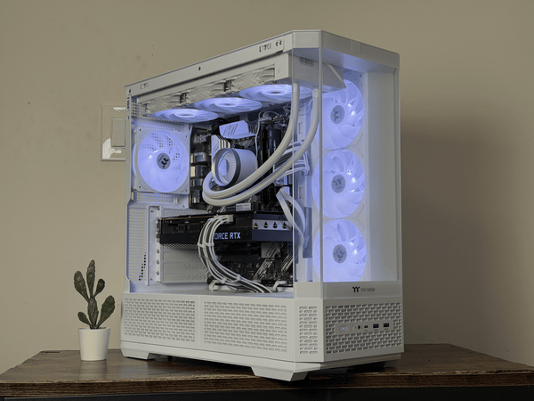 370 View | Ryzen 7 5700 | RTx 3080 | 32gb RAM | 1tb SSD | Gaming PC